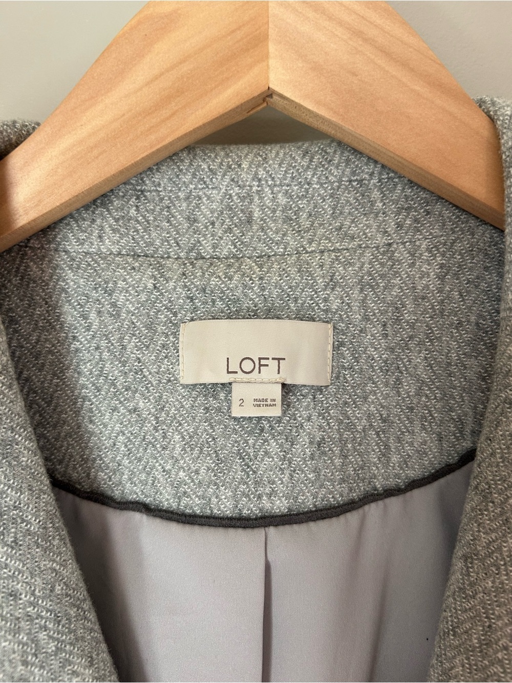 LOFT Gray Herringbone Blazer Size 2 Faux Suede Elbow Patches - Picture 5 of 6